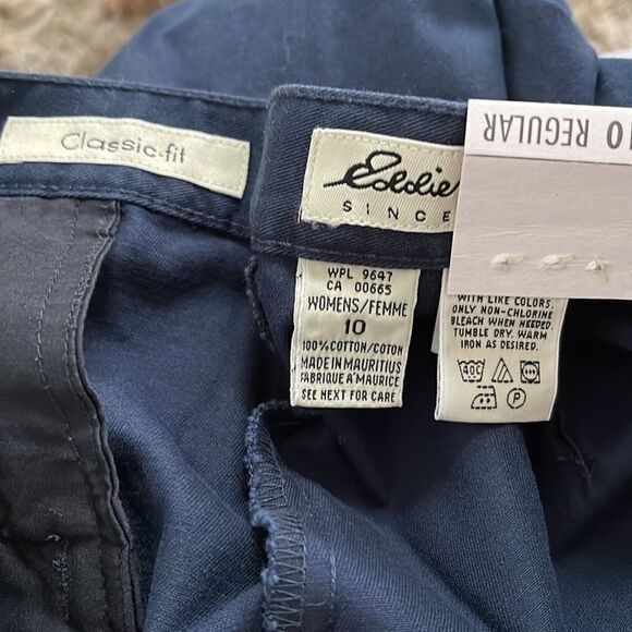 NWT Eddie Bauer Classic Fit Navy shorts. Size 10 - Picture 3 of 4